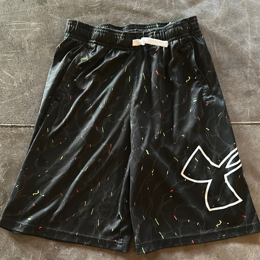 Under Armour dri fit youth athletic shorts